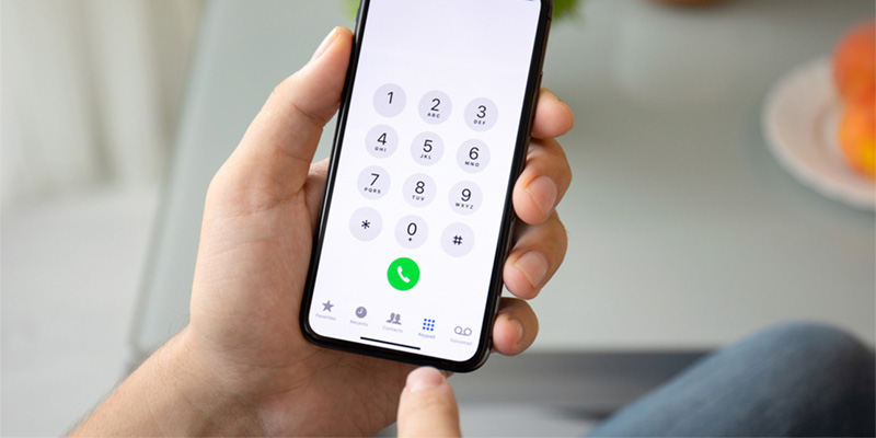 Liên hệ qua Hotline khi cần giải quyết sự cố gấp